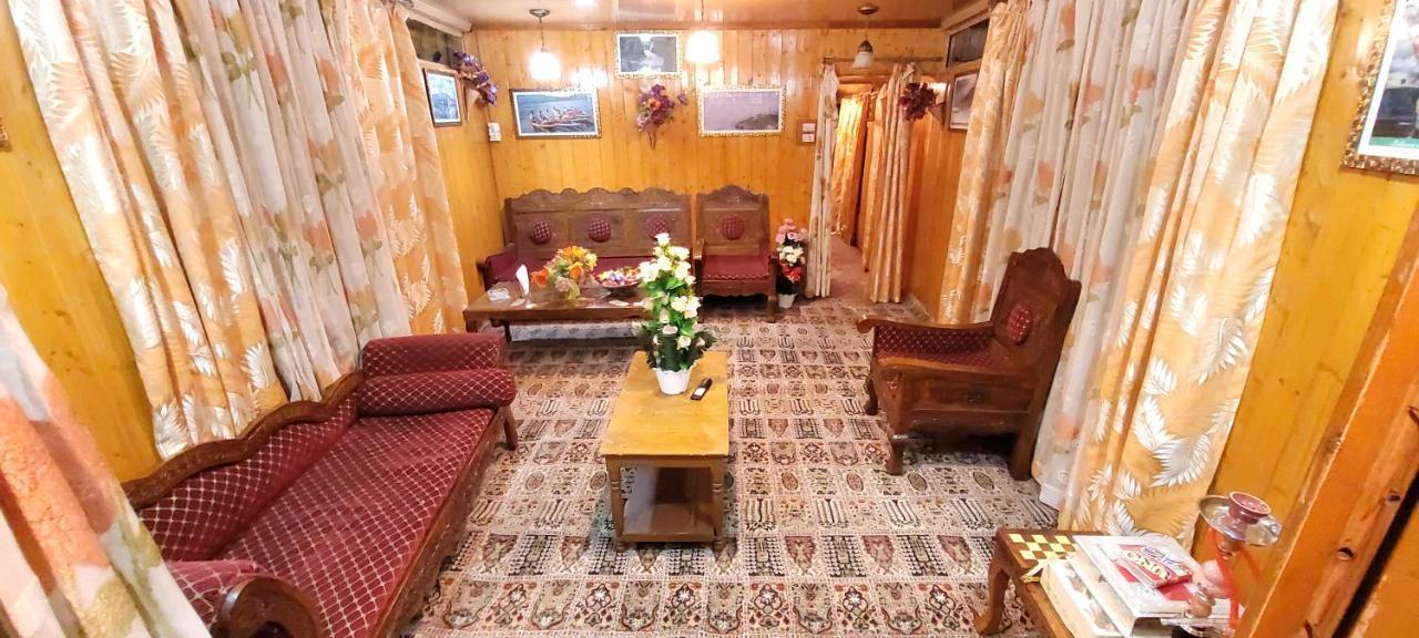 Tashkand Houseboat Srīnagar Exterior foto