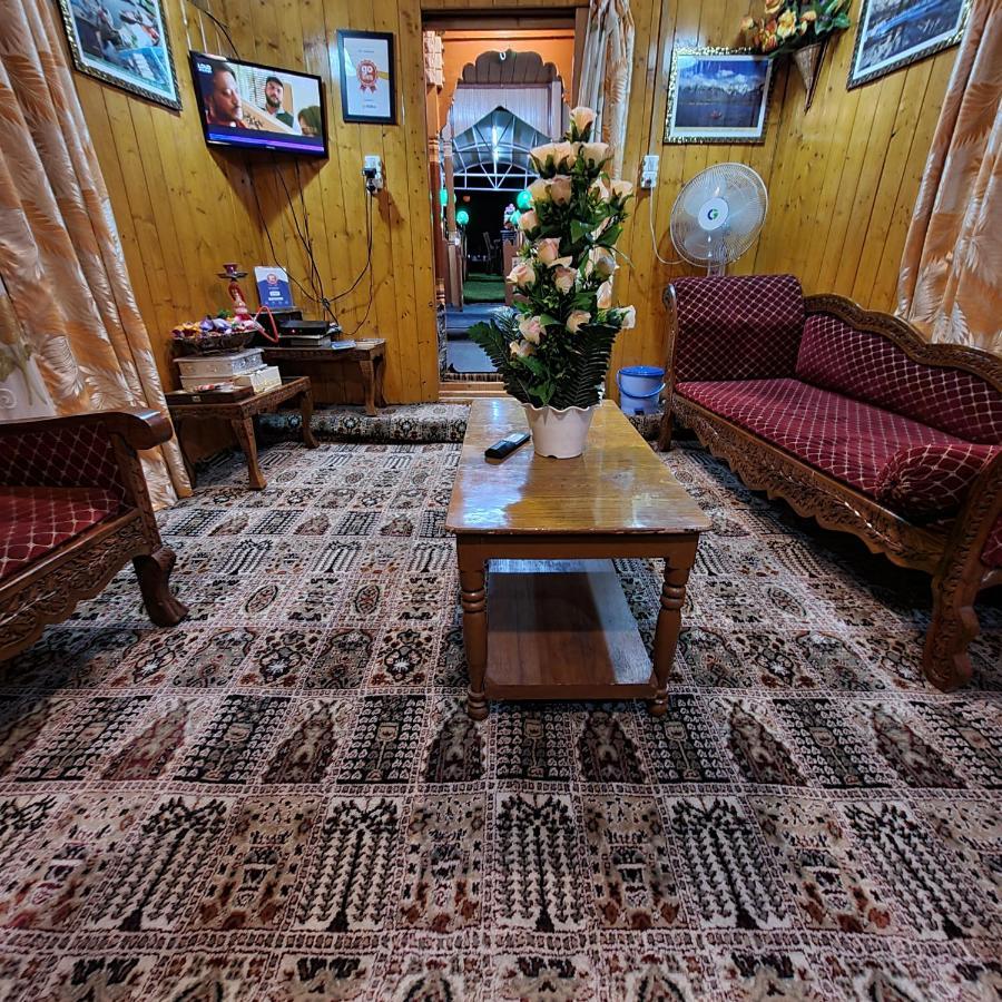 Tashkand Houseboat Srīnagar Exterior foto
